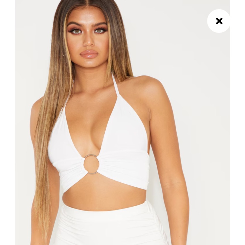 NWOT WHITE PLUNGE RING DETAIL BRALETTE